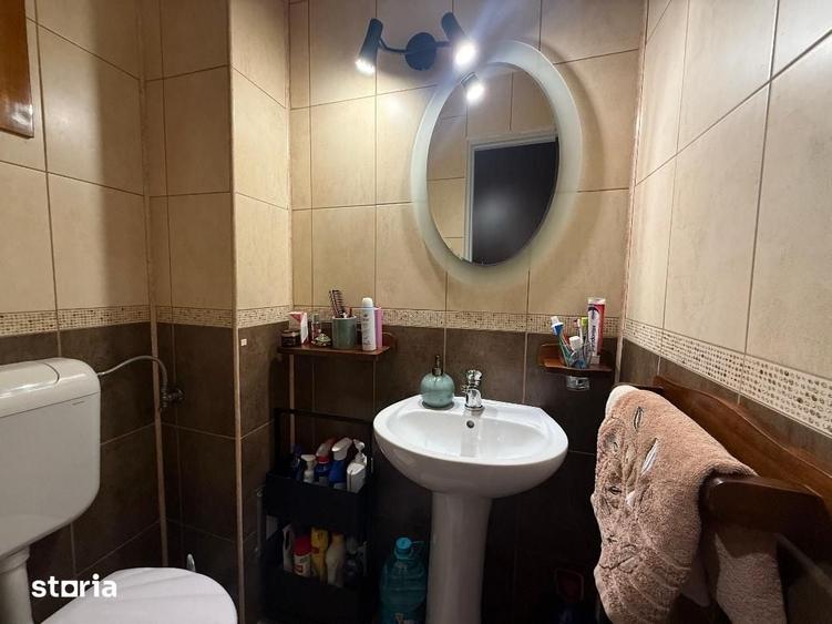 Apartament cu 3 camere în Cetate