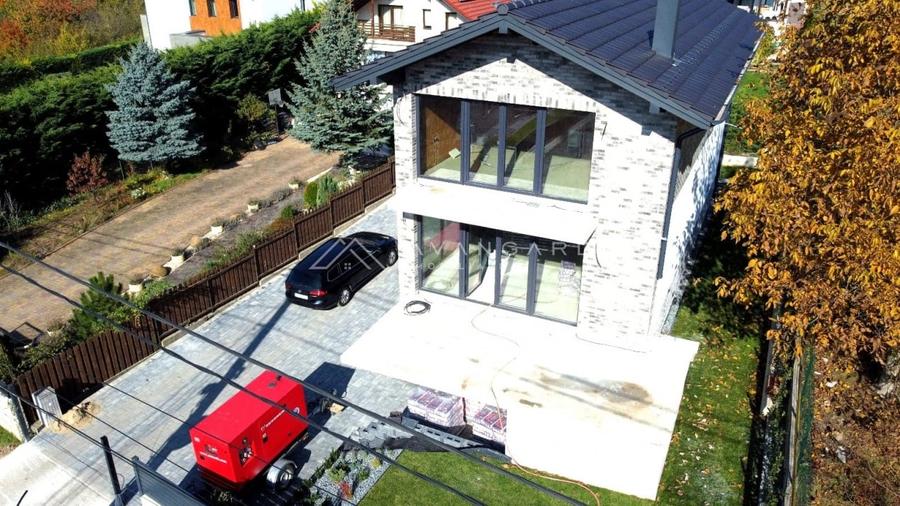 Casă individuală cu 4 camere cu Canalizare în Făget
