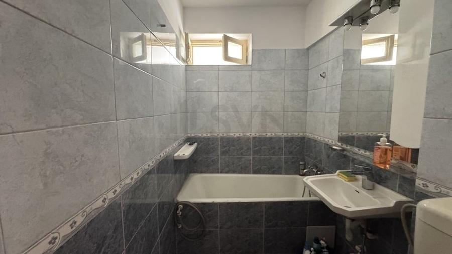 Apartament cu 3 camere semidecomandat, mobilat în Drumul Taberei