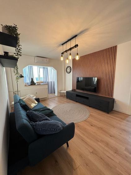 Apartament cu 2 camere semidecomandat, mobilat în Tineretului
