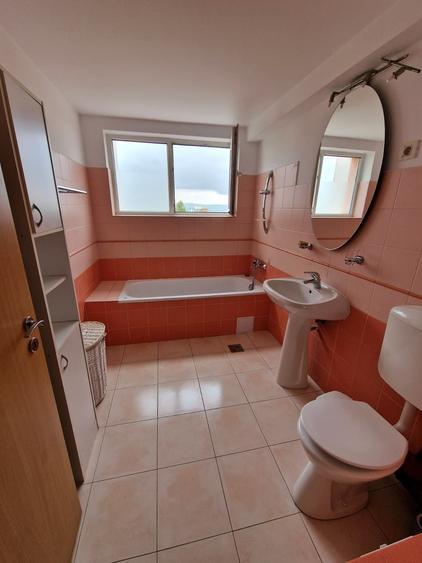 Apartament cu 3 camere semidecomandat în Zorilor