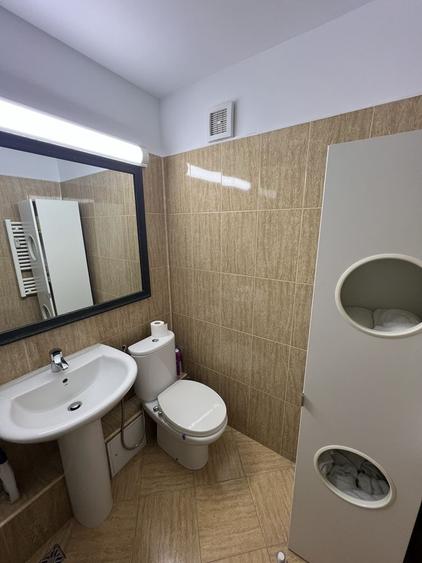 Apartament cu 2 camere decomandat, mobilat în Vitan