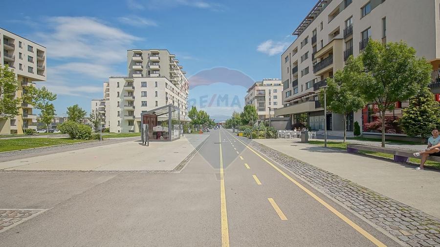 Apartament cu 2 camere decomandat, mobilat în Tractorul