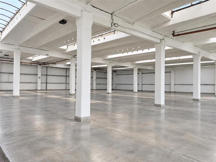 Spațiu comercial, de 2,300 mp, în Central