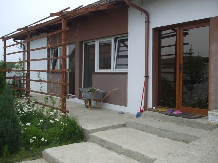 casa de vinzare pe pamint - 2