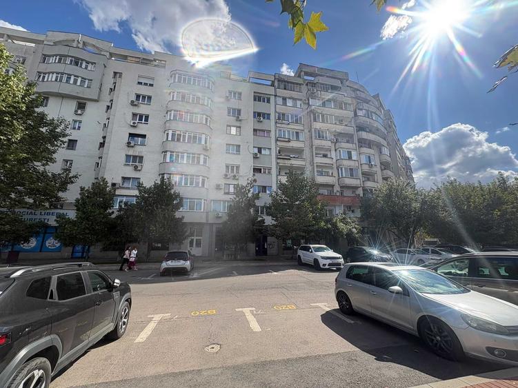 Garsonieră decomandată în Costin Georgian