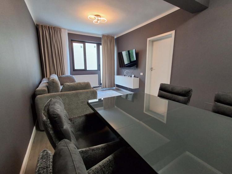 Apartament cu 3 camere decomandat, mobilat în Andronache