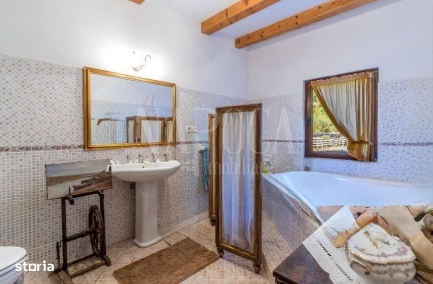 Casă cu 4 camere cu Teren 1143 Mp în Central