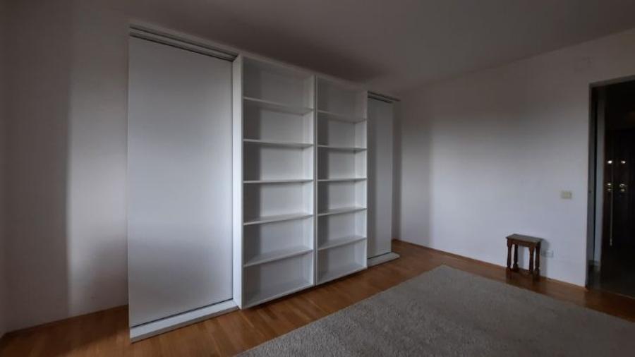 Apartament cu 1 camere decomandat în Pajura
