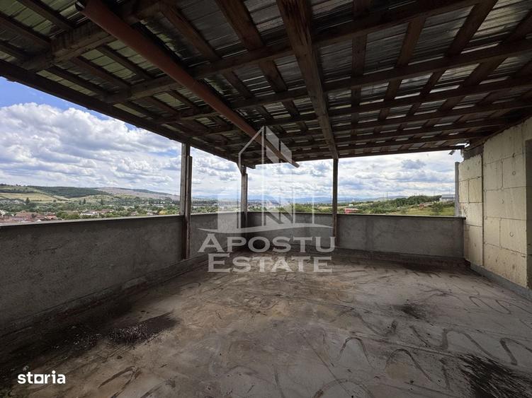 Casă cu 4 camere cu Teren 1080 Mp în Peștișu Mare