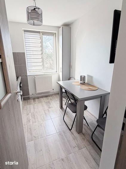 Apartament 3 camere str. Calea Bucuresti, langa scoala nr.10 - 13