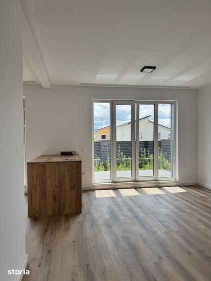 Casă cu 3 camere cu Teren 300 Mp în Sânpetru