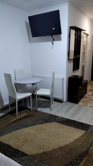Garsonieră semidecomandată în Micro 15