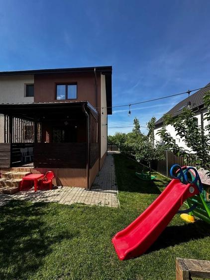 Casă cu 4 camere în Valea Lupului