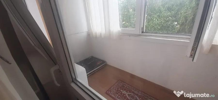 Dobrogei, 3 camere, etaj 4, acoperis nou, 78000E - 4