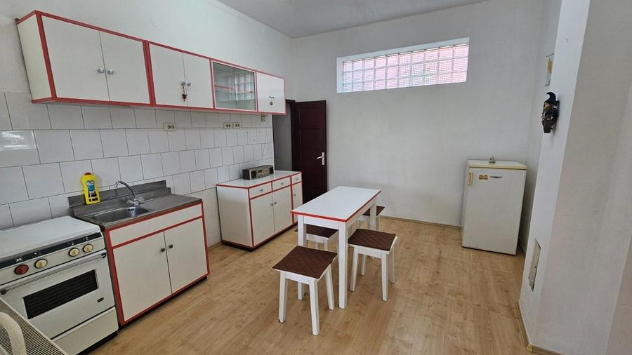 Doua case in aceeasi curte proprietate ideala pentru doua familii Zona Parneava - 15