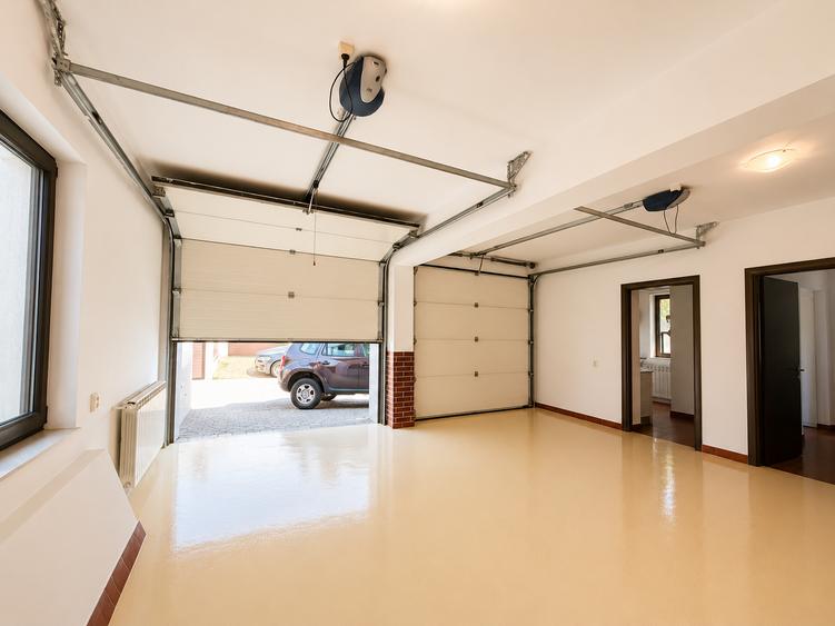 Casă individuală cu 6 camere cu Piscina în Central