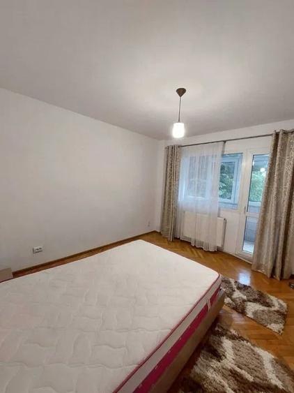 Apartament cu 2 camere decomandat, mobilat în Podu Roș