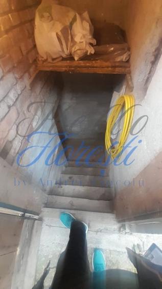 Casă individuală cu 2 camere cu Canalizare în Florești
