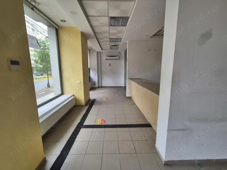 Spațiu comercial, de 150 mp, în Micro IV