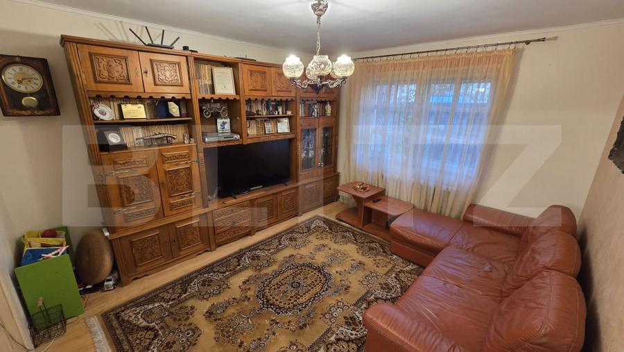 Casă individuală cu 7 camere cu Garaj în Cetate
