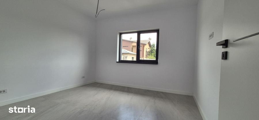 Casă cu 4 camere cu Teren 350 Mp în Clinceni