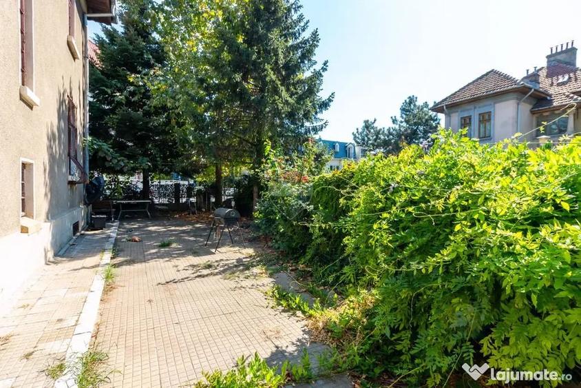 Casă cu 7 camere cu Teren 241 Mp în Kiseleff