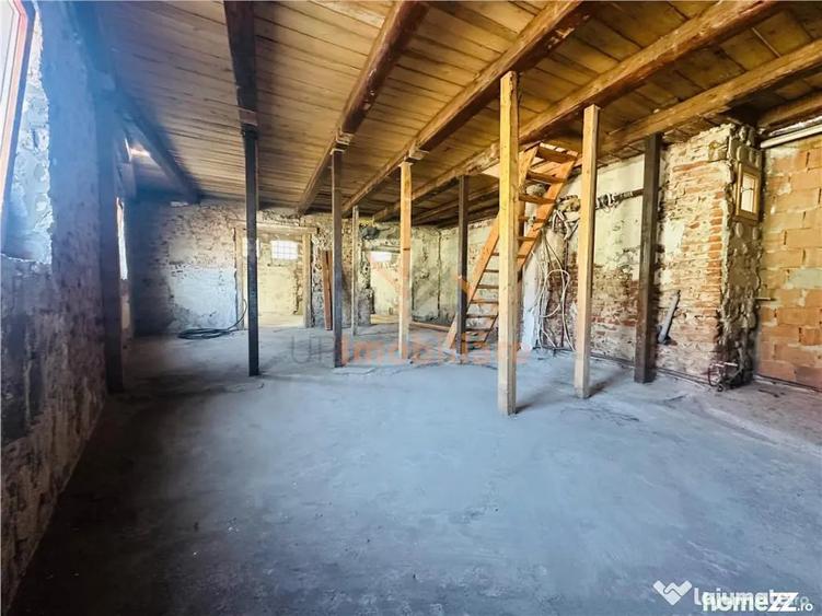Casă cu 2 camere cu Teren 100 Mp în Central