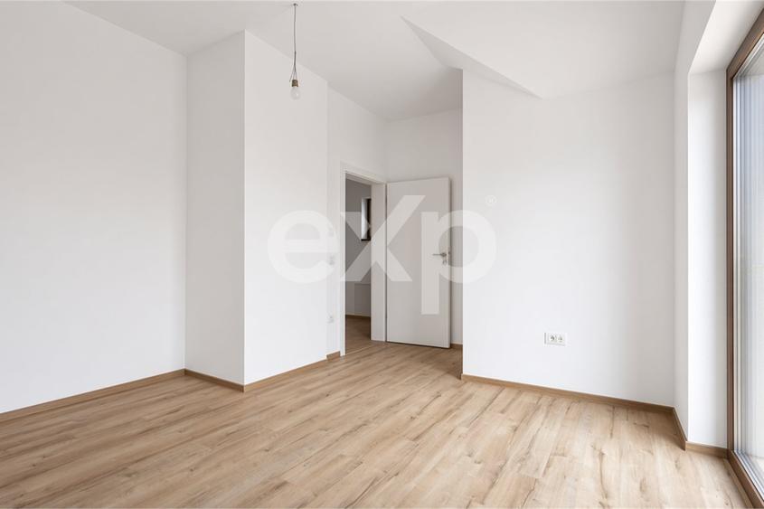 Duplex cu 4 camere cu Canalizare în Covaci