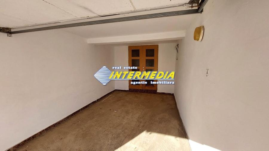 Apartament cu 3 camere decomandat, mobilat în Cetate