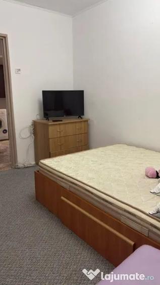 Apartament cu 3 camere decomandat în Dorobanți