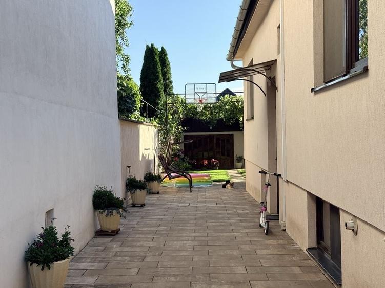 Casă cu 3 camere în Lotrioara