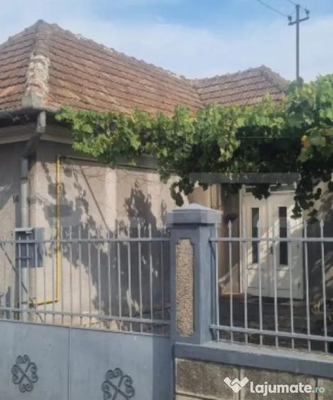 Casă cu 2 camere cu Teren 322 Mp în Central