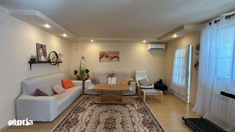 Casă cu 5 camere decomandat cu Teren 700 Mp în Central