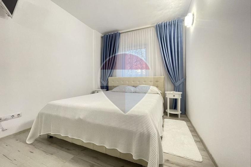 Apartament cu 3 camere semidecomandat, mobilat în Horea