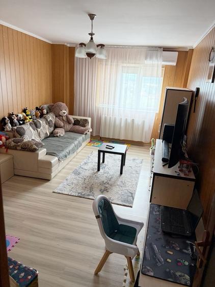 Apartament cu 4 camere decomandat în Ultracentral