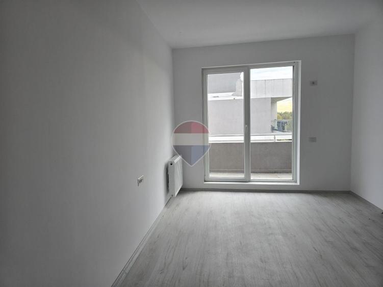 Apartament cu 3 camere semidecomandat în Vitan-Bârzești
