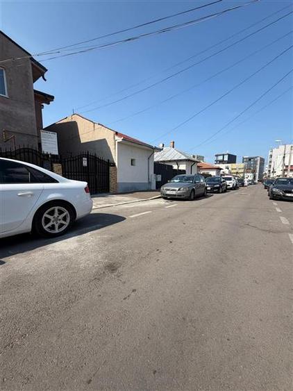Casă cu 3 camere cu Teren 107 Mp în Delfinariu