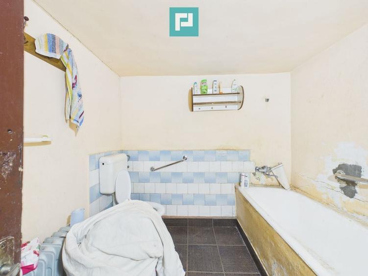 Casă individuală cu 3 camere cu Canalizare în Aradul Nou