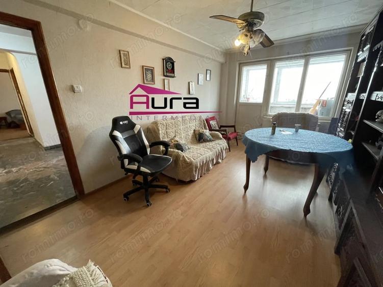 Apartament cu 3 camere decomandat în E3