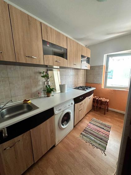 Apartament cu 2 camere decomandat în Nicolina