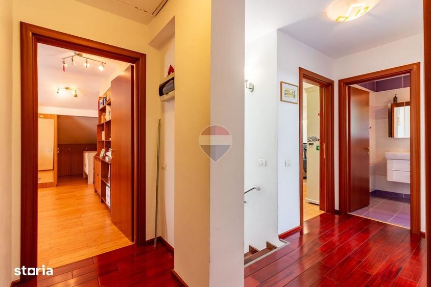 Casă cu 4 camere în Ostratu