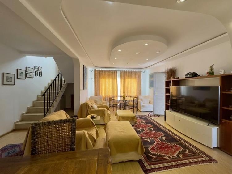 Duplex cu 4 camere cu Garaj în Vest