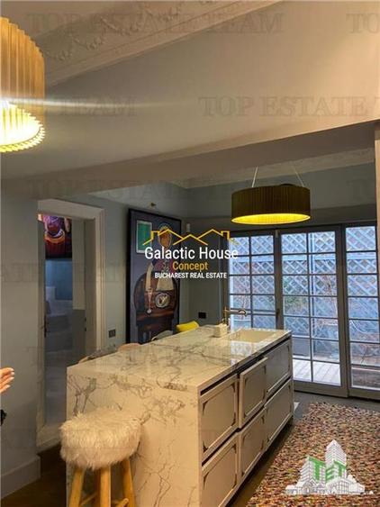 Casă cu 7 camere cu Teren 220 Mp în Central