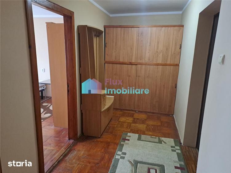 Apartament cu 2 camere decomandat în Vama