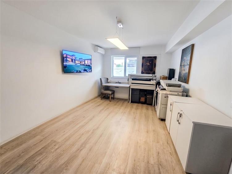 Birou, de 139.30000305176 mp, în Obcini