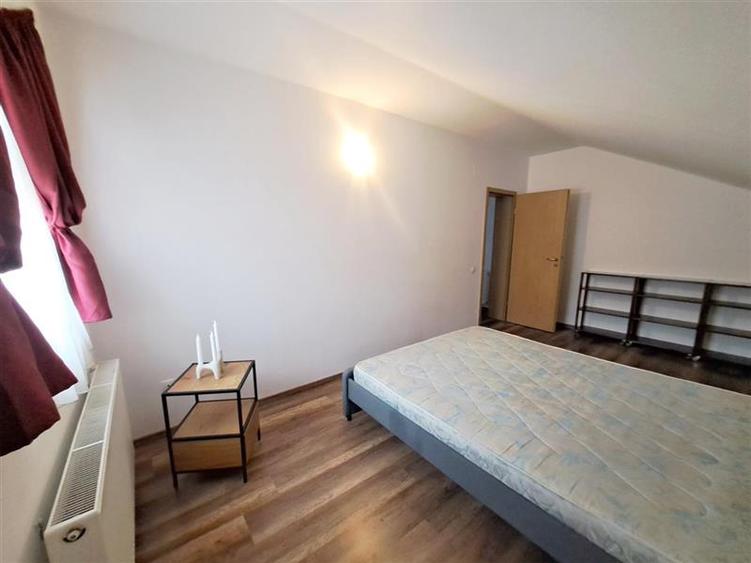 Apartament cu 4 camere decomandat, mobilat în Florești