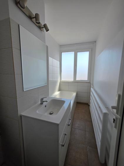 Apartament cu 2 camere semidecomandat în Cantemir