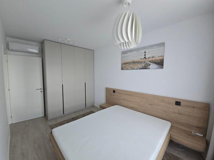 Apartament cu 2 camere semidecomandat, mobilat în Băneasa