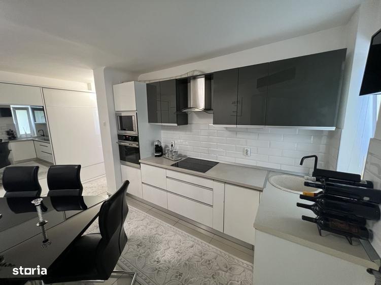 Apartament cu 3 camere în Micro 16